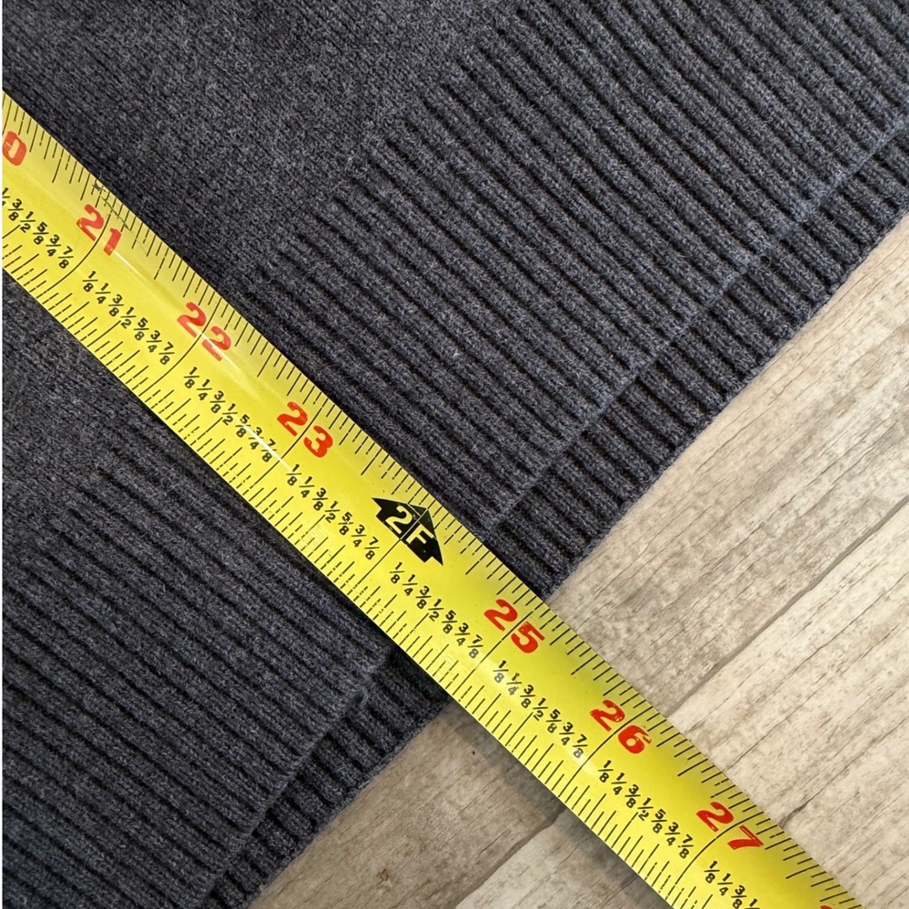 Tommy Hilfiger Mens V-Neck Sweater Charcoal Gray Knit Size M Flag Logo - Picture 5 of 7